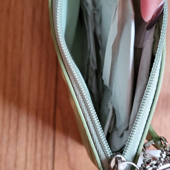 Coach wristlet - Picture 2 of 5